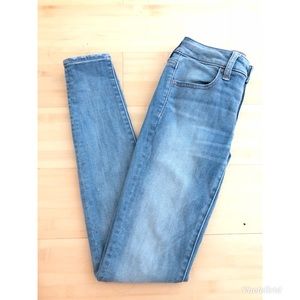 American Eagle Light-wash jeans